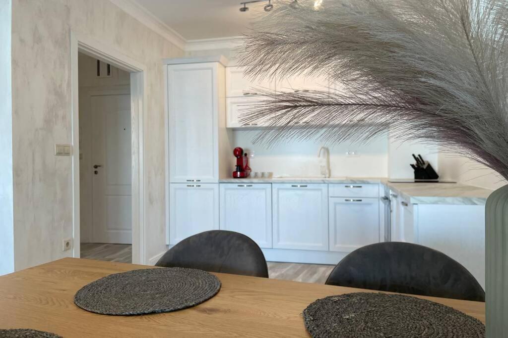 Superbe Appartement Versace 5 Etoiles Zlatni pjasătsi Eksteriør bilde
